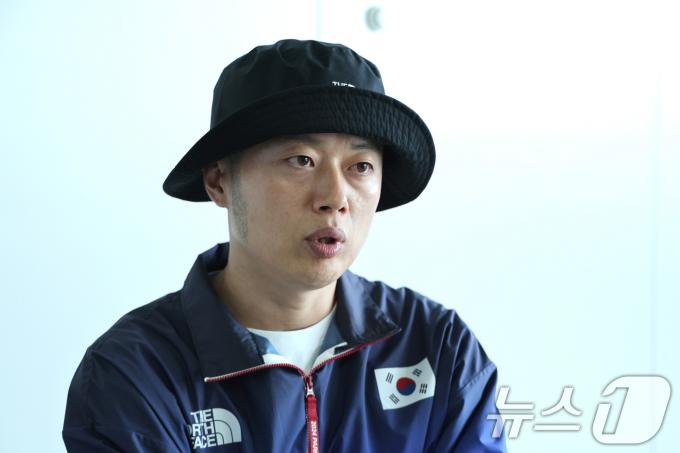 [사진] 포부 밝히는 정형식 브레이킹 감독