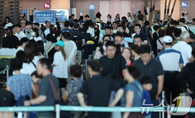 [사진] 올여름 가장 혼잡한 인천공항