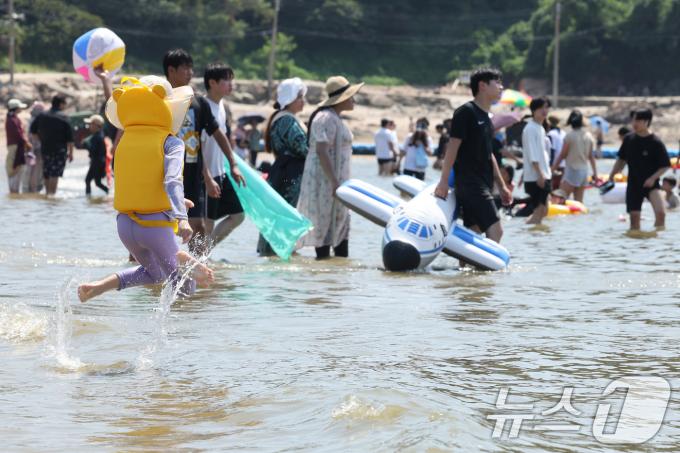 [사진] 신나는 물놀이