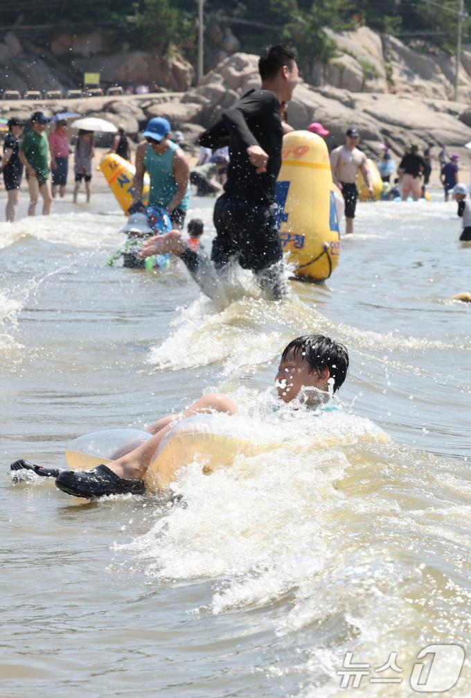 [사진] 참을 수 없는 폭염