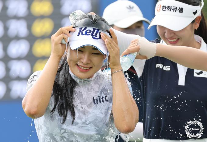 [사진] 윤이나, 2년만에 우승