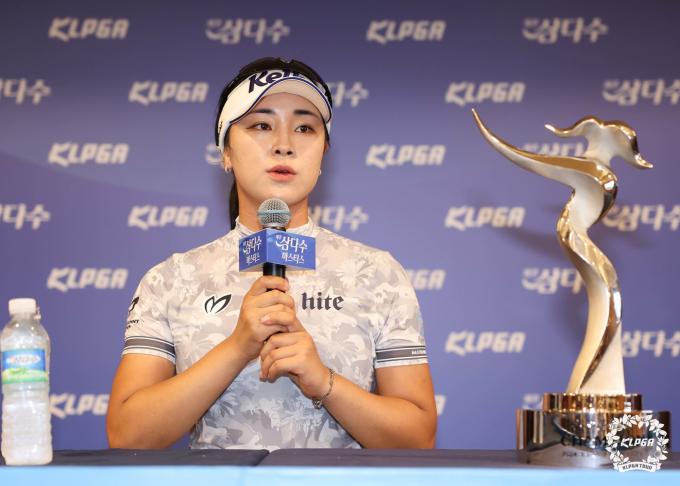 [사진] 윤이나, 복귀 후 첫 승