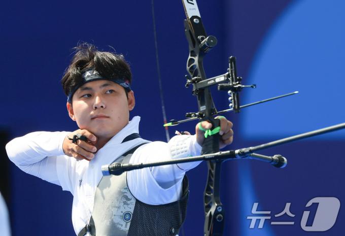 [사진] 과녁 조준하는 이우석