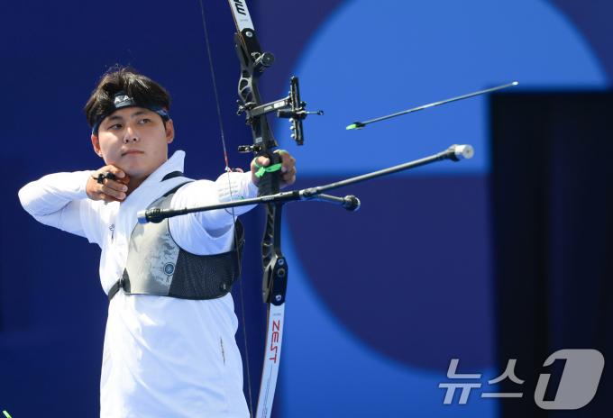 [사진] 이우석 '섬세하게'