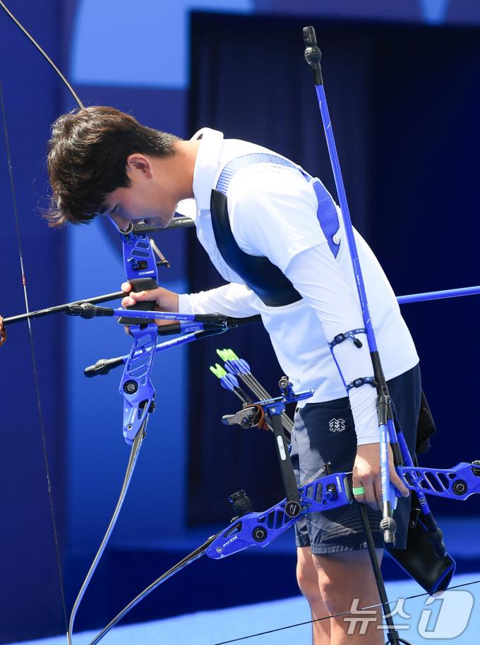 [사진] 인사하는 김제덕