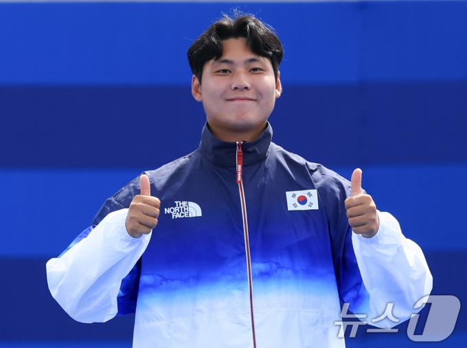 [사진] 시상대 오르는 이우석