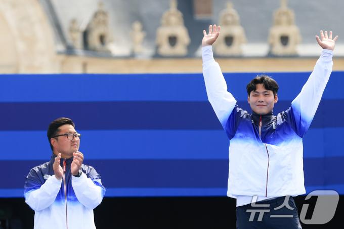 [사진] 시상대 오르는 이우석