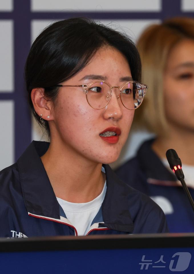 [사진] 기자회견하는 양지인