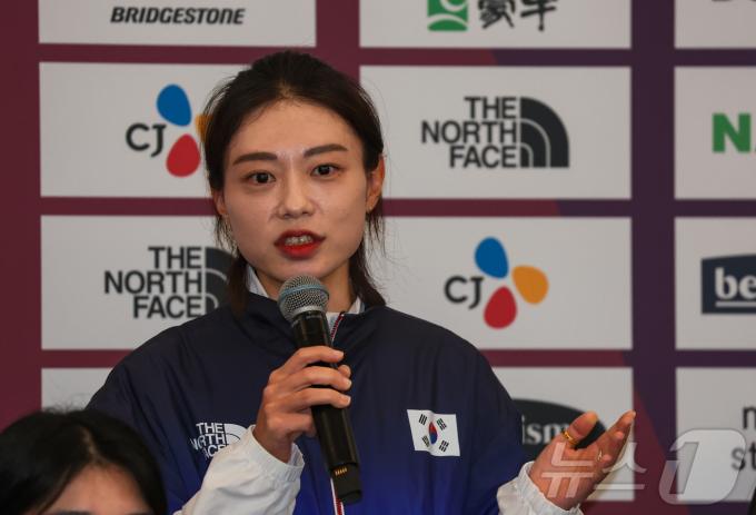 [사진] 기자회견하는 김예지