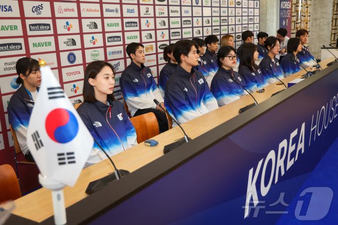 [사진] 기자회견하는 메달리스트들