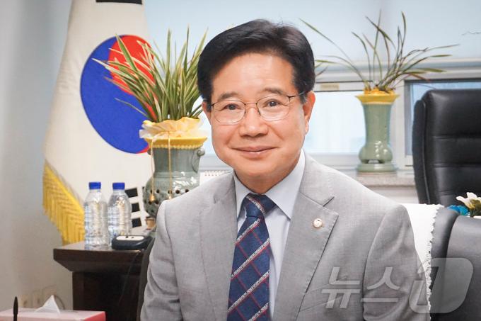김창룡 전 경찰청장이 서울 중구 한국청소년육성회에서 <뉴스1>과 만나 퇴임 후 첫 인터뷰를 하고 있다. 2024.7.18/뉴스1 ⓒ News1 이기범 기자