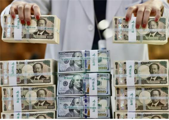 닛케이 지수가 5일 장초반 3만5000선이 붕괴됐다. /사진=뉴시스
