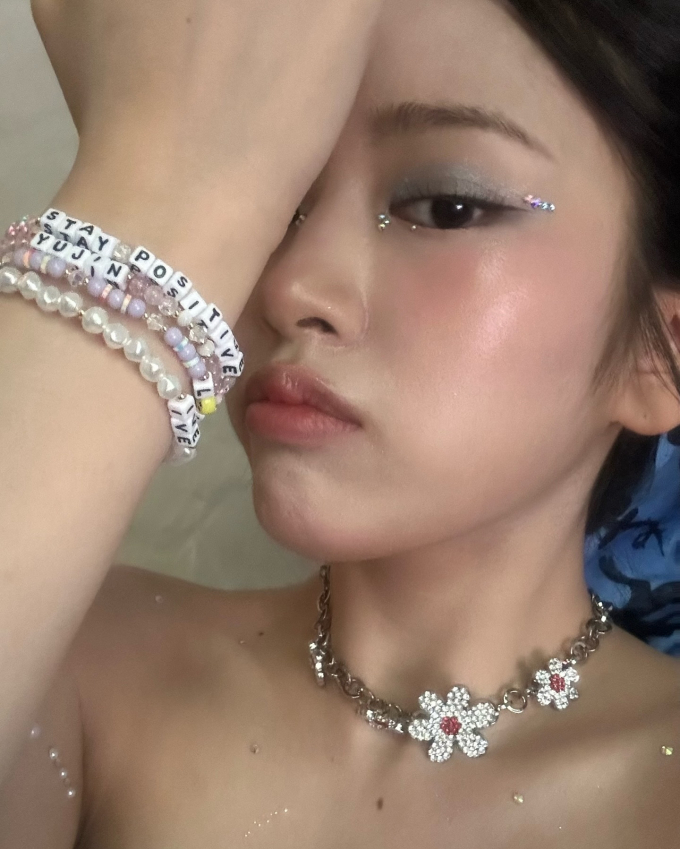 사진=안유진 인스타그렘
