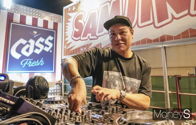 [머니S포토] DJ 다이시 댄스 공연 '사운드 베케이션' 맥주 파트너 카스 참여