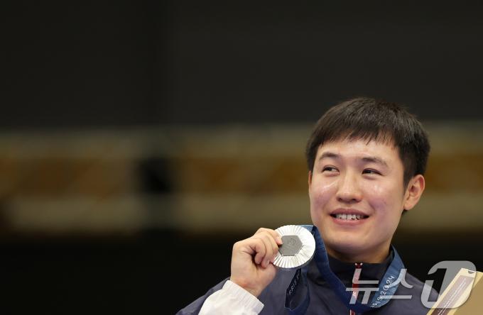 [사진] 조영재의 은빛 총성