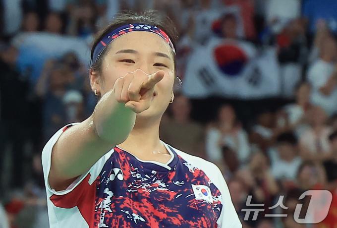 [사진] 안세영 '제 경기 잘 보셨나요?