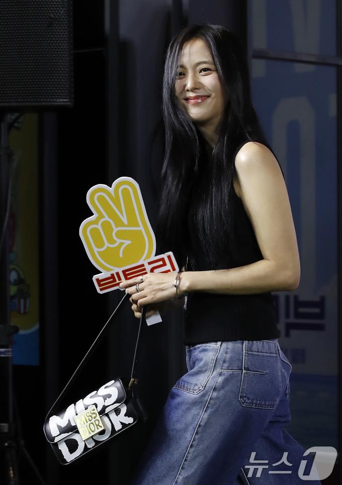 [사진] 블랙핑크 지수, 향기로운 미소