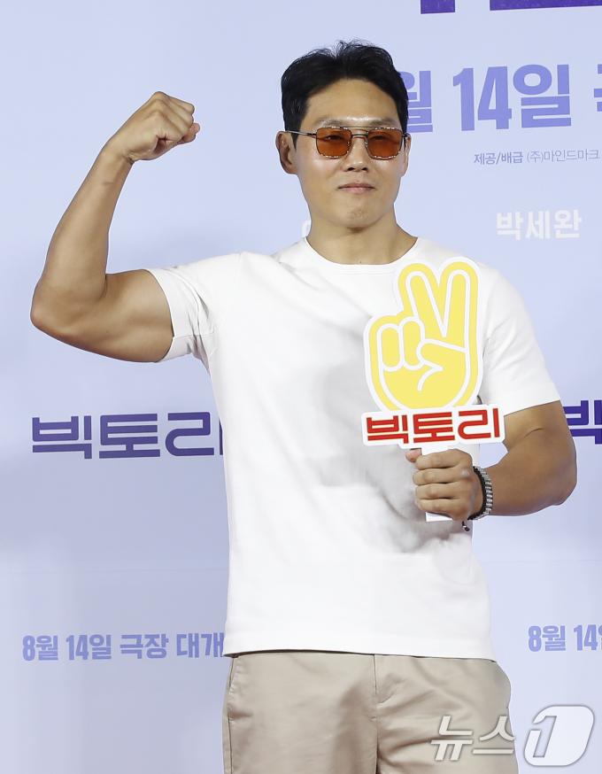[사진] '범죄도시4' 김지훈, 영화관 나들이