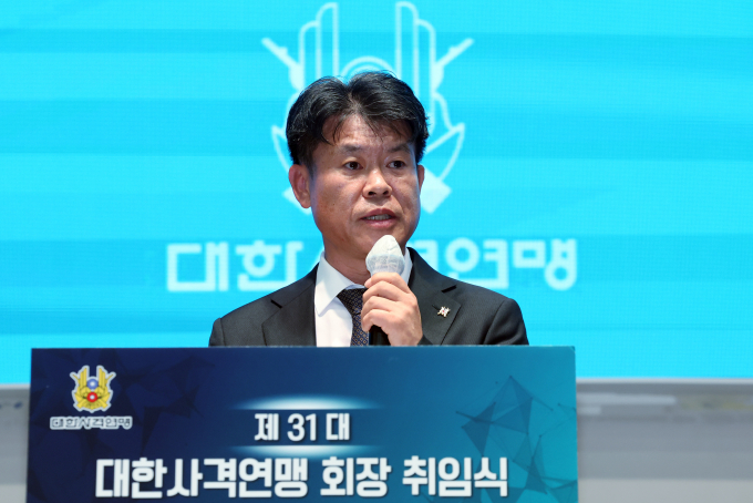 신명주 대한사격연맹 신임 회장이 사임 의사를 밝혔다. 사진은 신 회장이 취임식에서 취임사를 하고 있다. /사진= 뉴스1
