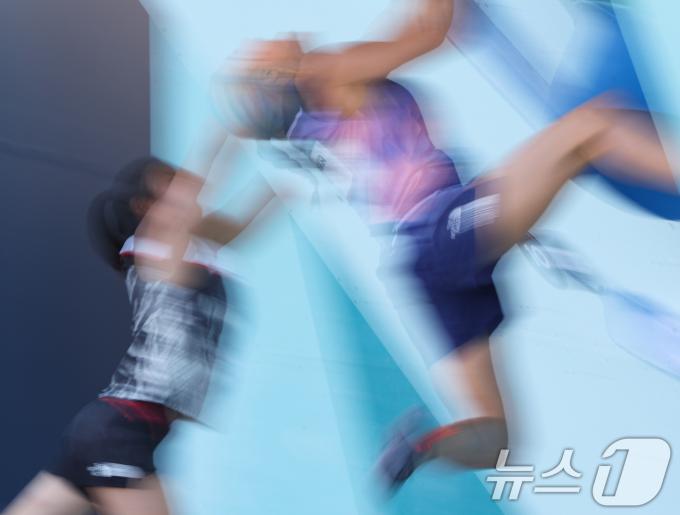 [사진] 서채현 '빠르게'
