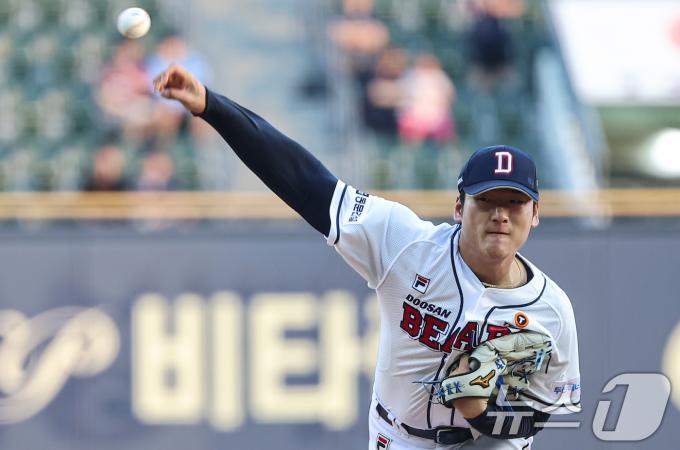 [사진] 두산 곽빈, 승리 위한 역투