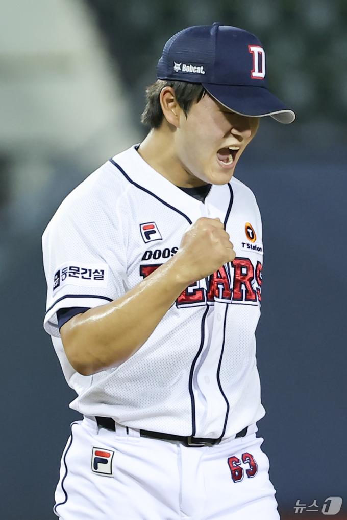 [사진] 두산 김택연, 주먹이 불끈!