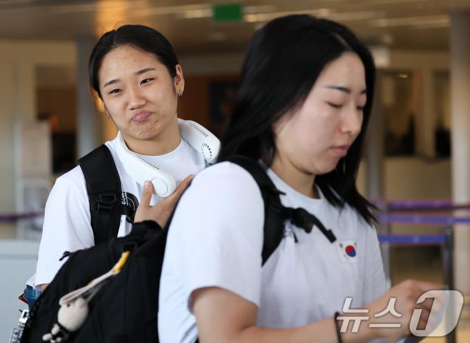 [사진] 안세영 '파리올림픽 일정 마치고'