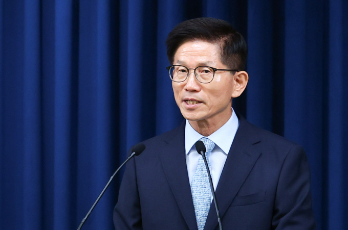 김문수 고용노동부 후보자가 국회에 제출한 인사청문요청안에 따르면 자신과 배우자 명의 재산으로 총 8억7200만원을 신고했다. 사진은 김 후보자가 지난달 31일 서울 용산 대통령실 청사에서 지명 소감을 밝히는 모습. /사진=뉴시스