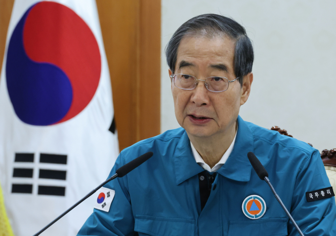 한덕수 국무총리가 하반기 전공의 모집기간을 연장하겠다며 끝까지 소통하고 설득하겠다고 강조했다. 사진은 한 총리가 7일 서울 종로구 정부서울청사에서 열린 의사집단행동 대응 중앙재난안전대책본부(중대본) 회의에 참석해 발언하는 모습. /사진=뉴시스