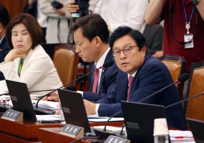 박형수 국민의힘 의원이 서울 여의도 국회에서 열린 법제사법위원회 오동운 고위공직자범죄수사처장 후보자 인사청문회에서 오 후보자에게 질의를 하고 있다./사진제공=뉴시스