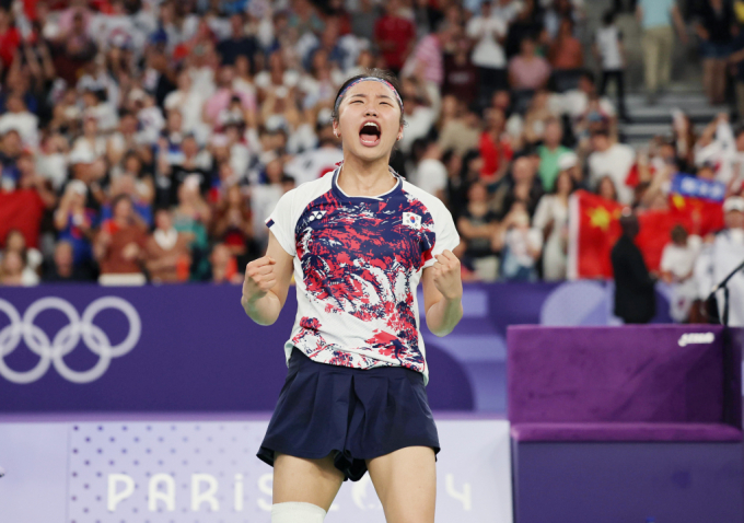 안세영이 파리올림픽 배드민턴 여자 단식 금메달을 확정지은 후 기뻐하고 있다. /사진= 뉴시스