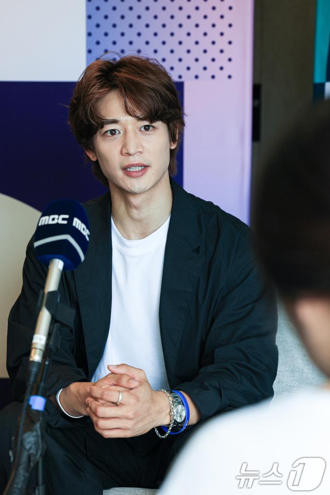[사진] 인터뷰 하는 샤이니 민호