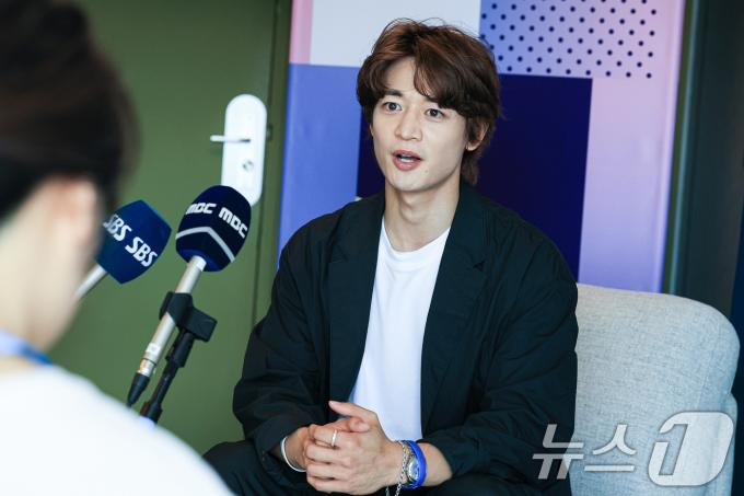 [사진] 올림픽 프렌즈 관련 인터뷰 하는 샤이니 민호