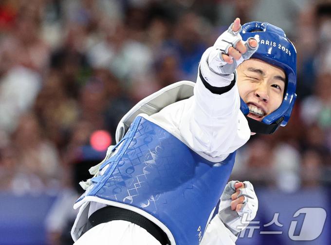 [사진] '윙크 보이' 박태준…결승 진출