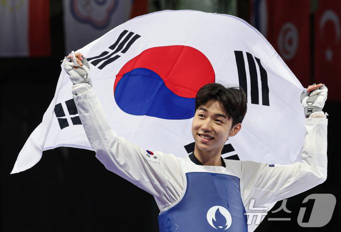 [사진] 박태준 '금메달의 기쁨'