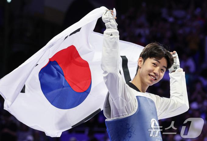 [사진] 8년만에 金 선물한 박태준