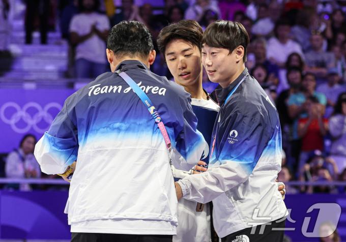[사진] 금메달 축하 받는 박태준