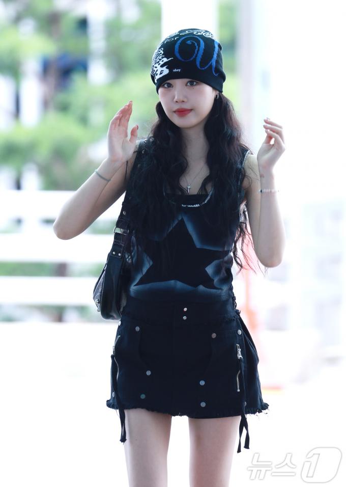 [사진] 수진, 힙한 공항 패션
