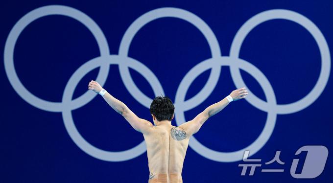 [사진] 우하람 '스프링보드 결승 준비'