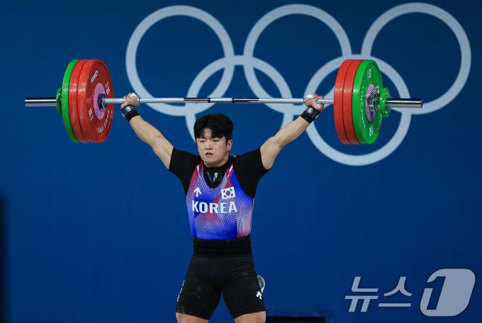 [사진] 인상 147kg 2차시기 성공하는 박주효
