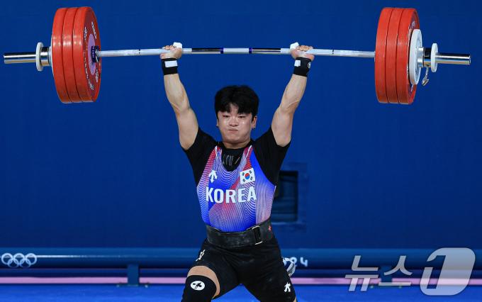 [사진] 용상 1차시기 도전 나선 박주효