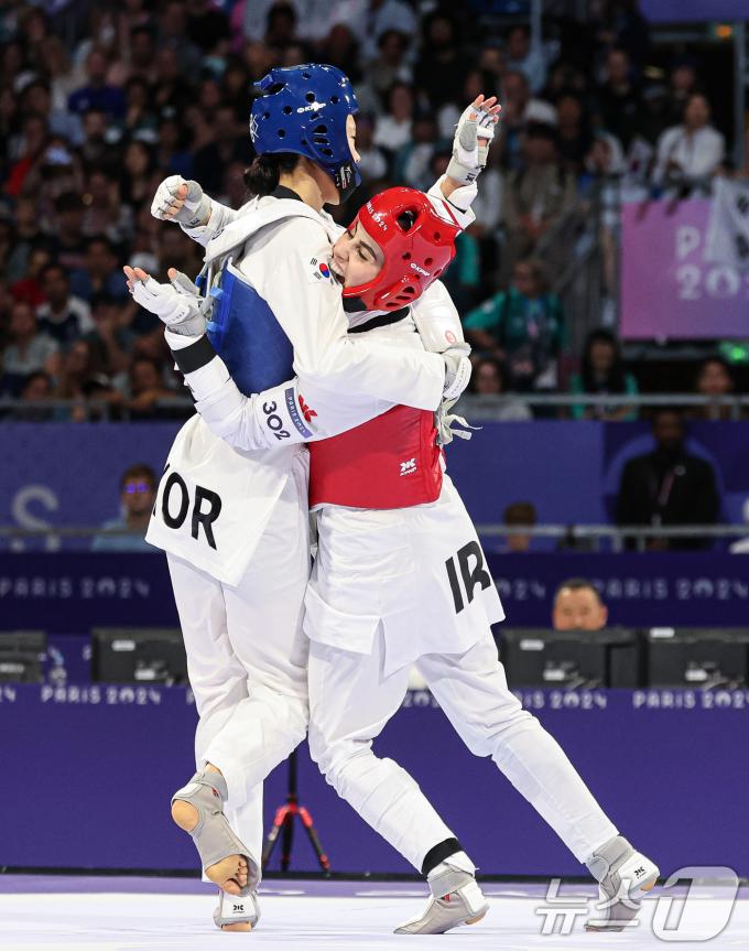 [사진] 김유진 '붙지마'