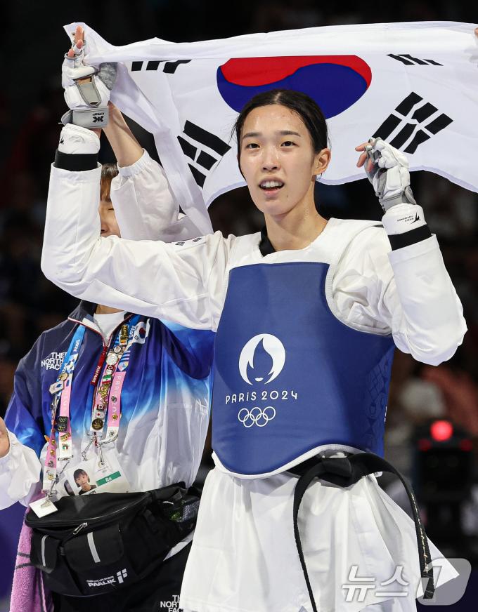 [사진] 김유진 '금메달의 기쁨'