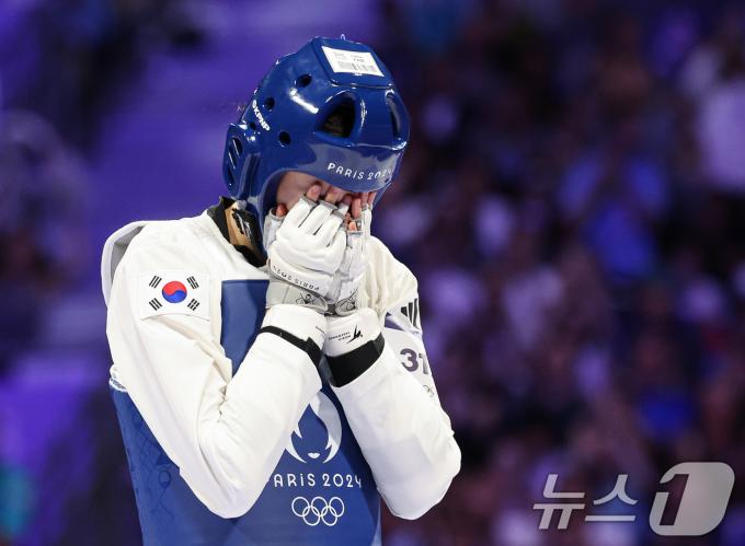 [사진] 감격하는 김유진