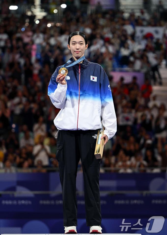 [사진] 금메달 든 '태권도 여제' 김유진