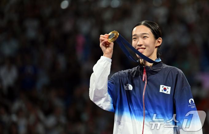 [뉴스1 PICK]'24위의 반란' 김유진, 57kg급 제패…'한국 13번째 金'