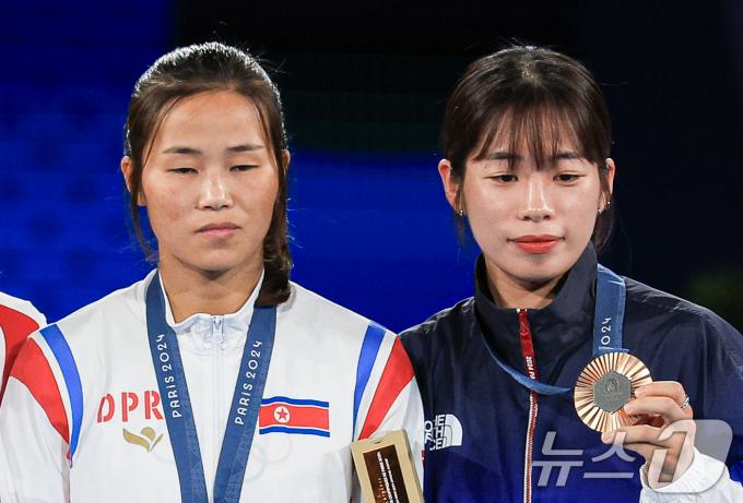 [사진] 시상식 함께 참석한 임애지·방철미