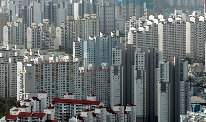 8일 오후 8시쯤 경기 고양시 행신동 한 아파트에서 정전 사고가 발생했다. 사진은 아파트 전경. /사진=김창현 기자 chmt@