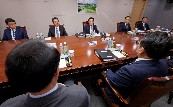이원석 검찰총장의 뒤를 이을 후보 4명이 공개된 가운데 곧 다음 검찰총장이 선정된다. 사진은 지난 7일 오후 경기 과천시 정청사 법무부에서 열린 검찰총장추천위원회 회의. /사진=뉴시스