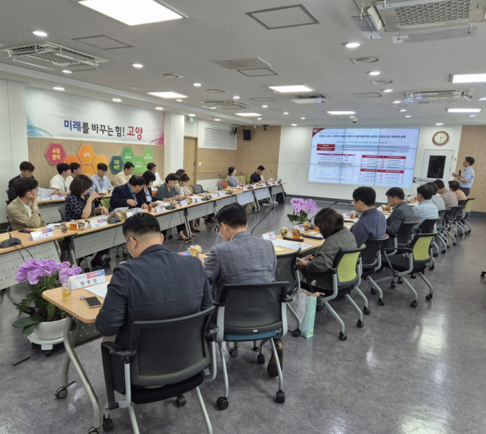 고양시가 지난 7일 한국항공대 산학협력단·와이젠글로벌(주)와 '고양특례시 UAM 산업 육성방안 연구용역 착수보고회'를 개최했다. /사진제공=고양시
